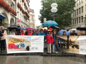 Exkursion zum Tag des Offenen Denkmals 2019 „Trommeln im Öffentlichen Raum für den Öffentlichen Raum“: Demonstrationszug zum Erhalt der Arkaden der Alten Akademie