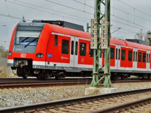„S-Bahn Geheimpläne“ – Wo bleibt der 10-Minuten-Takt? Die S1 auf dem Weg zum Flughafen München