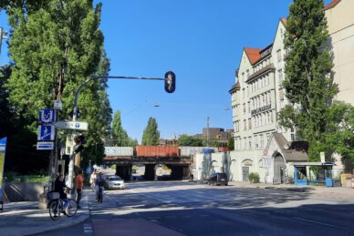 Einwendungen gegen Planfeststellung nach § 18 Allgemeines Eisenbahngesetz (AEG) für das Vorhaben „Änderung (Erneuerung) der Eisenbahnüberführung über die Lindwurmstraße