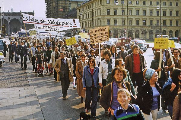 Demonstration zum Erhalt des Nikolaiplatzes in München