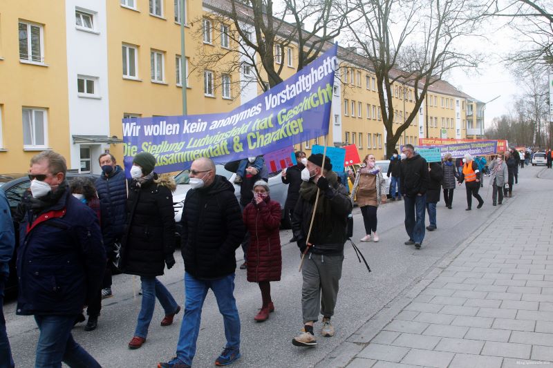 Demonstrationszug in Ludwigsfeld am 24.2.2022