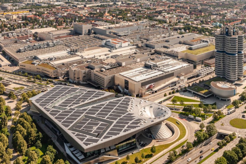 Luftbild von der BMW Group Werk München