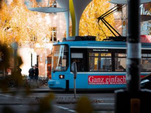 Tram an der Münchner Freiheit