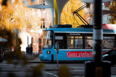Tram an der Münchner Freiheit