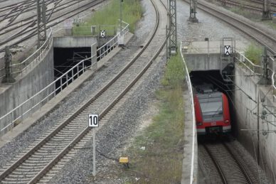S-Bahn im Tunnel