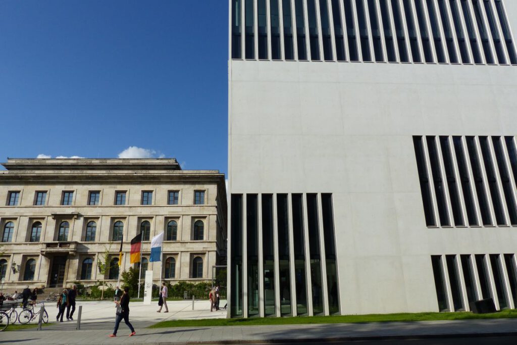 Alte und neue Architektur im Kunstareal