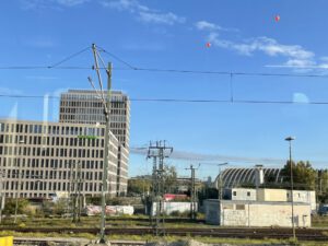 Stellungnahmen zum Bebauungsplan "Paketposthallen-Areal" (Nr. 2147) Ballonversuch zur Veranschaulichung der Hochhäuser an der Paketposthalle 2021