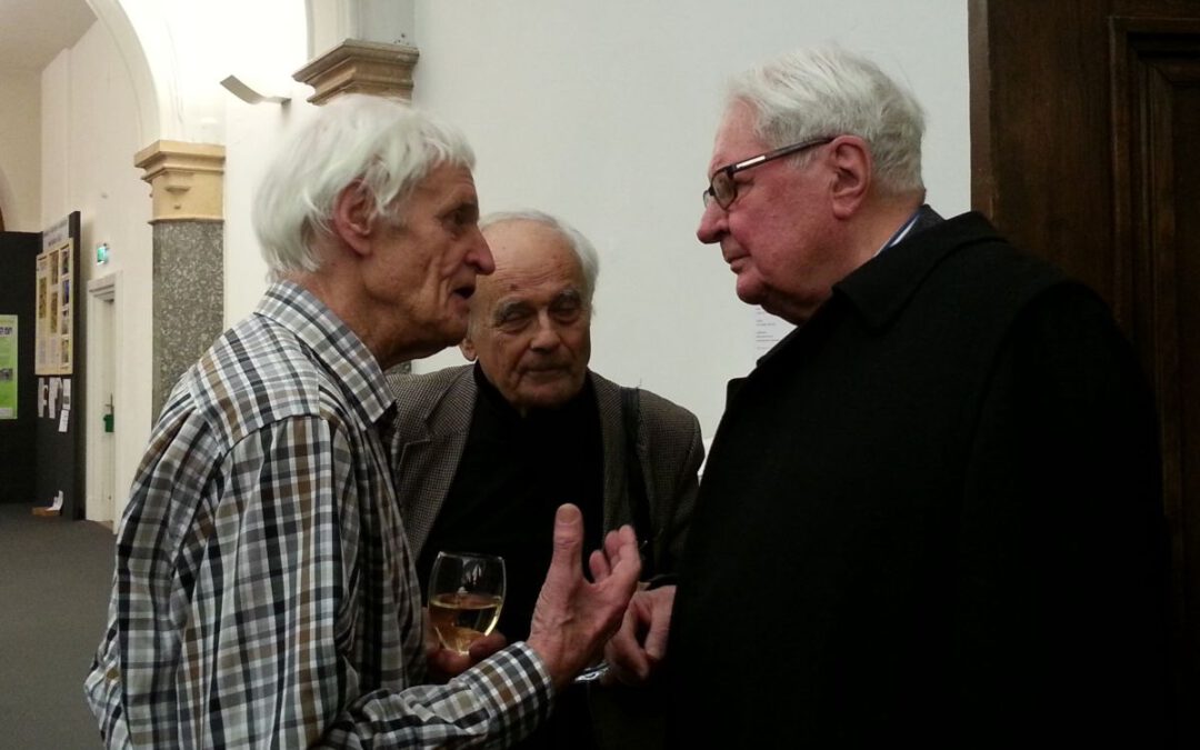 Karl Klühspies (li.) im Gespräch mit Hans-Jochen Vogel (re.) und in der Mitte Gerhard Meighörner