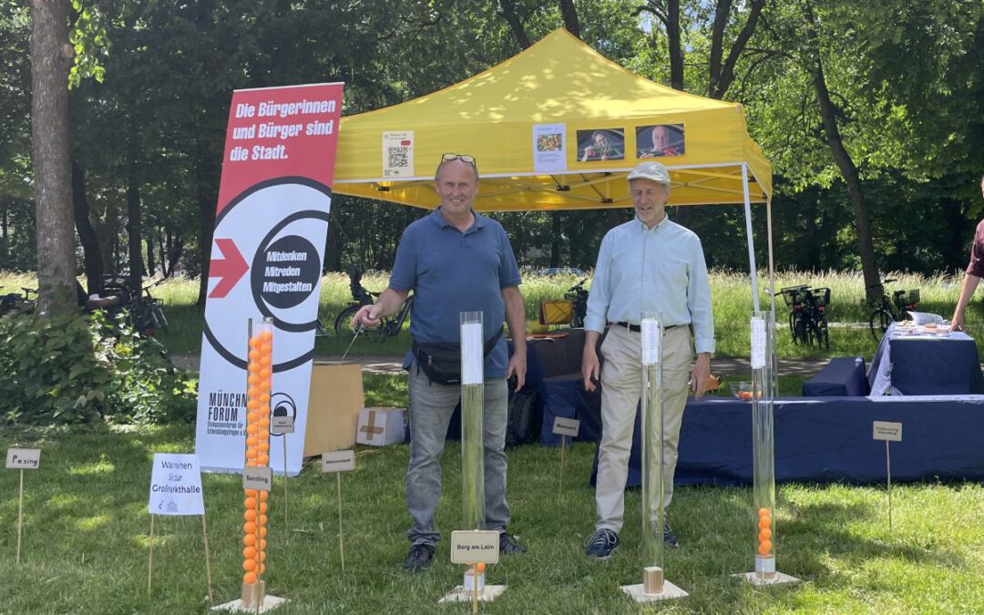 Infostand des Münchner Forums auf der Stadtteilwoche Sendling