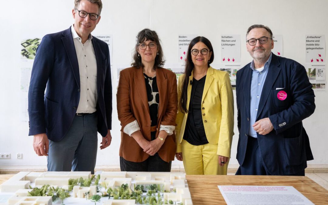 Staatsminister Markus Blume, Chloé Sanson, Geschäftsführerin des Atelier Roberta, Stadtbaurätin Dr. Elisabeth Merk und Anton Biebl, Kulturreferent der Landeshauptstadt München bis April 2025