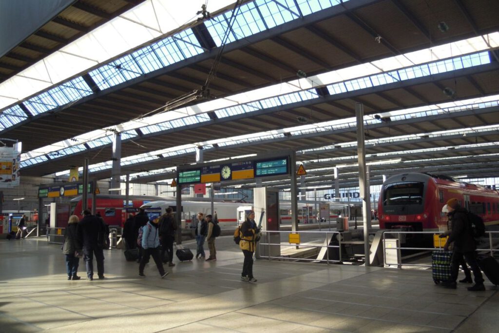 Bahnhofshalle des Münchner Hauptbahnhofs