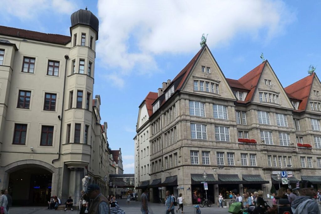 Oberpollinger und Karstadt Sports in der Neuhauser Straße