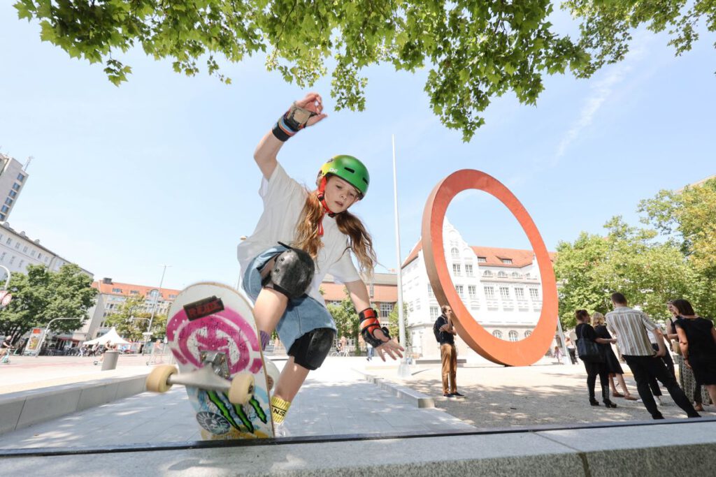 Auf dem Karl-Stützel-Platz ist eine rund 150 Quadratmeter große Skateanlage entstanden, die bei Jugendlichen gut ankommt.