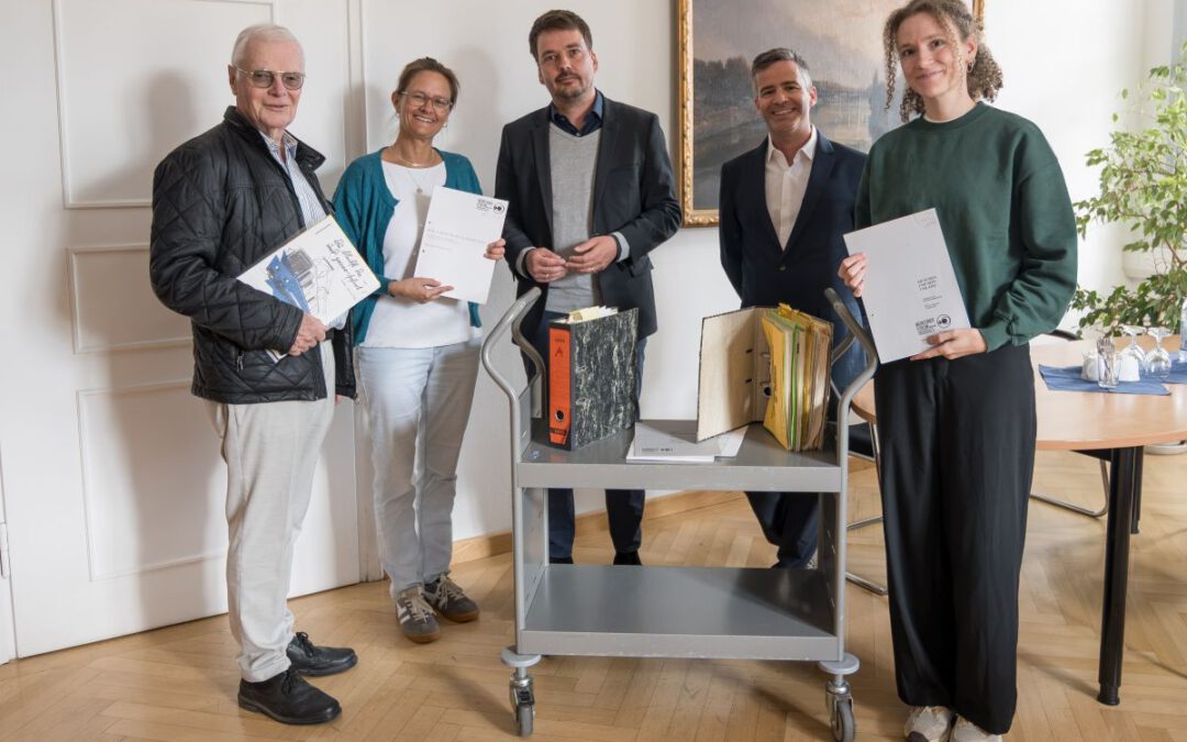 Stadtarchiv übernimmt die Unterlagen des Münchner Forums